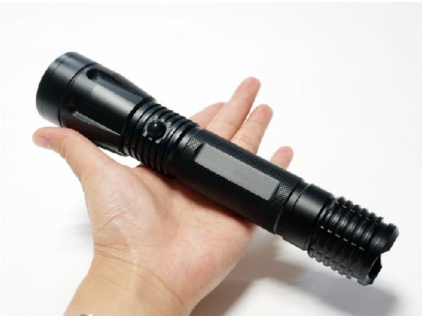 La comprobación pluma larga práctica del tiempo de trabajo del blanco IP67 de la batería resistente salina ligera caliente 2AAA de la venta de la pequeña llevó la antorcha