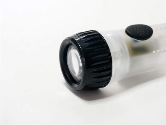 Color blanco transparente recargable de sacudida de la linterna de LED de la emergencia de la mano impermeable