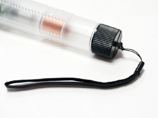 Color blanco transparente recargable de sacudida de la linterna de LED de la emergencia de la mano impermeable