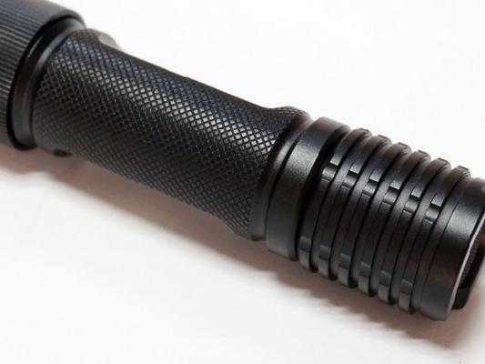 Linterna de LED recargable de la batería 500 Lumen18650 para acampar al aire libre