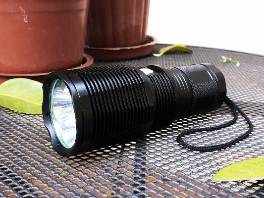 3000 prenda impermeable al aire libre 6400K de la linterna de LED IPX7 del lumen con la correa de la mano