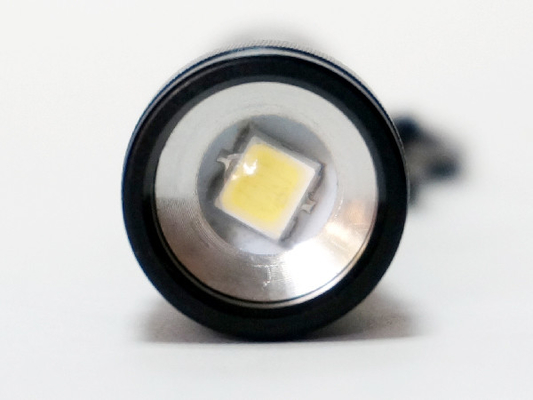 Linterna caliente del llavero del blanco LED del mini enfoque con 1 * batería seca del AAA